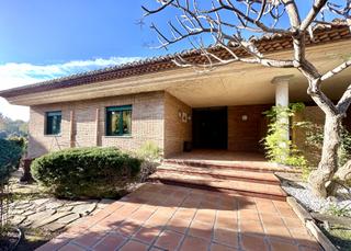 House in Sotogrande Costa. Villa sotogrande costa zona b