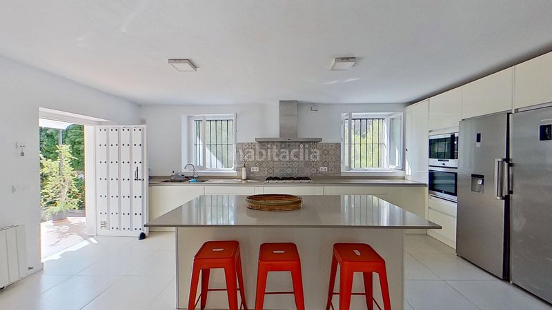 Foto abc00cc3-7f68-4eb2-b5db-3f5809ca5e7e. Casa amb calefacció aparcament piscina a Sotogrande costa Sotogrande