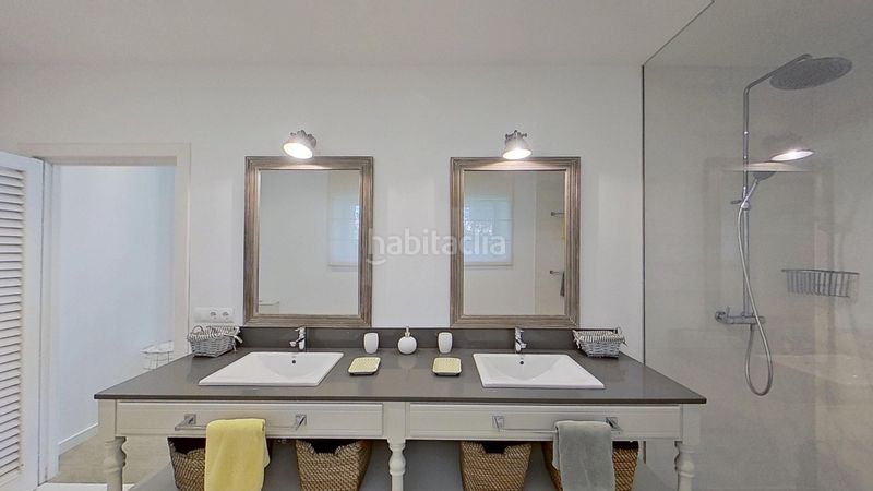 Foto d3b9478b-8960-46cf-9228-ad3d8c6df16c. Casa amb calefacció aparcament piscina a Sotogrande costa Sotogrande