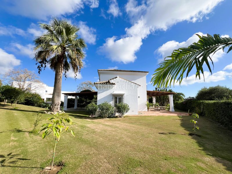Foto 0cd6acb1-9f29-4e03-b9b3-5f6c2a7c5507. Casa amb calefacció aparcament piscina a Almenara Sotogrande