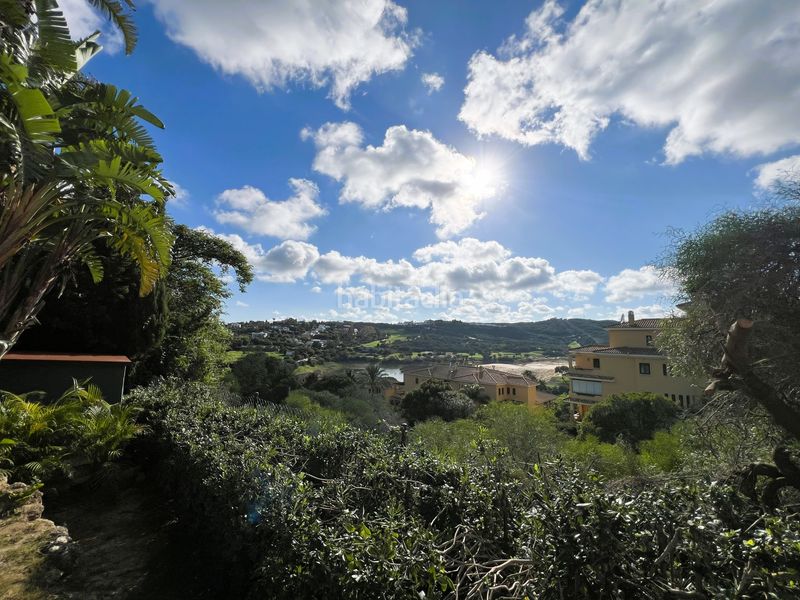 Foto f9e1539b-4c4c-4721-9d48-d1235dd52407. Casa amb calefacció aparcament piscina a Almenara Sotogrande