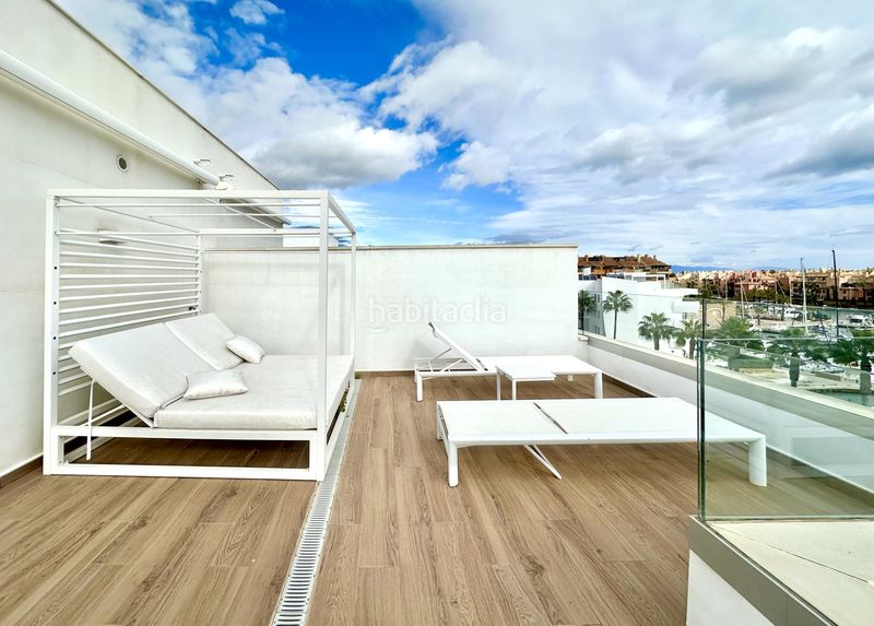 Foto 5fa09b16-39b9-4a08-839f-2bd92dd52b26. Lloguer àtic amb aparcament piscina a puerto de Sotogrande-la marina Sotogrande