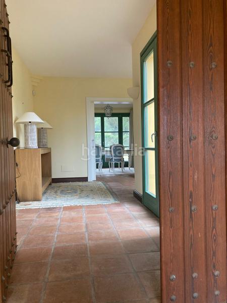 Foto 512bb21e-9c11-45ab-986f-ae4179a75df9. Casa villa alto zona f x en Sotogrande alto Sotogrande