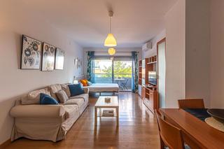 Location Studio  Avenida salvador vicente 6. Se alquila desde el 20 de octubre hasta el 20 de junio