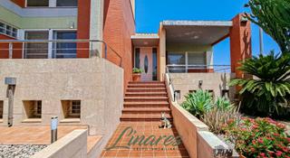 Chalet à Calle de loma farias 66. Espectacular chalet en loma de canteras, cartagena. oportunidad