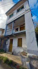 Casa adossada a Carbayin-Lieres-Valdesoto. Casa asturiana con cuadra y finca para rehabilitar