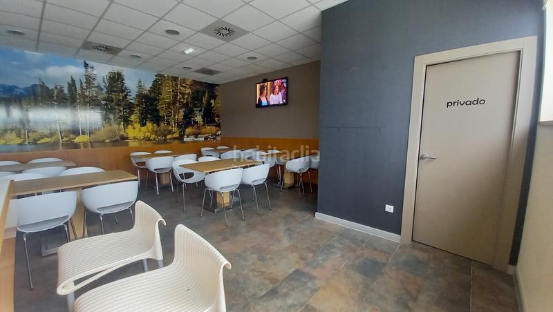 Foto 8ff4079b-1c0c-4e5f-b58c-d99fa440f2ae. Alquiler local comercial alquiler bar/cafeteria completamente instalado en el berrón, en Siero