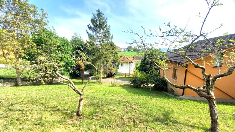 Foto f8e763d6-4ff0-4b61-a966-d5b296526a00. Casa amb calefacció aparcament a Carbayin-Lieres-Valdesoto Siero