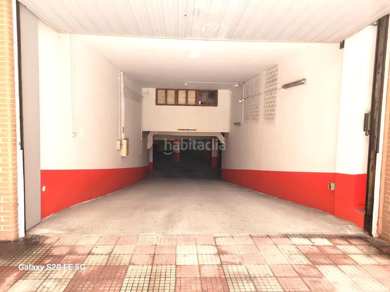 Foto 469c588b-dbbb-4fb4-90b6-425a43f9abe7. Alquiler parking coche alquiler plaza de garaje cerrada en pola , zona de la isla. en Siero