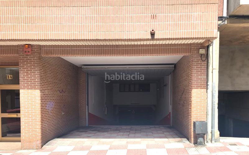 Foto a097e3c1-5fc7-4319-8921-0d2de080c45b. Alquiler parking coche alquiler plaza de garaje cerrada en pola , zona de la isla. en Siero