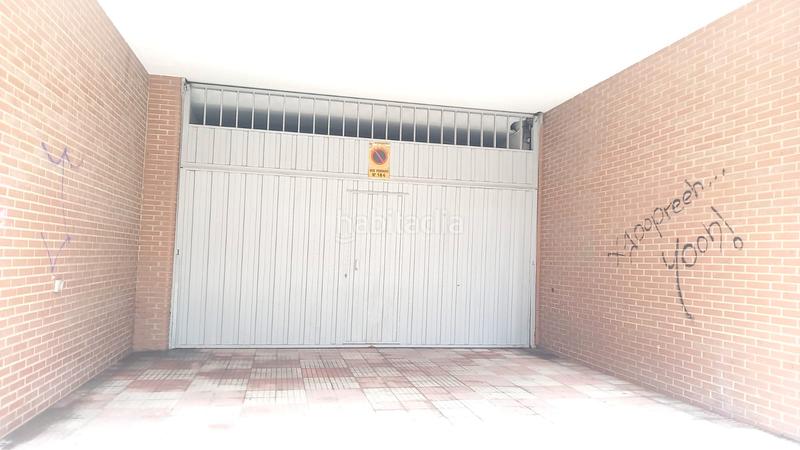 Foto e2d006f7-a43c-4856-bb48-d18e76f1e1fa. Alquiler parking coche alquiler plaza de garaje cerrada en pola , zona de la isla. en Siero