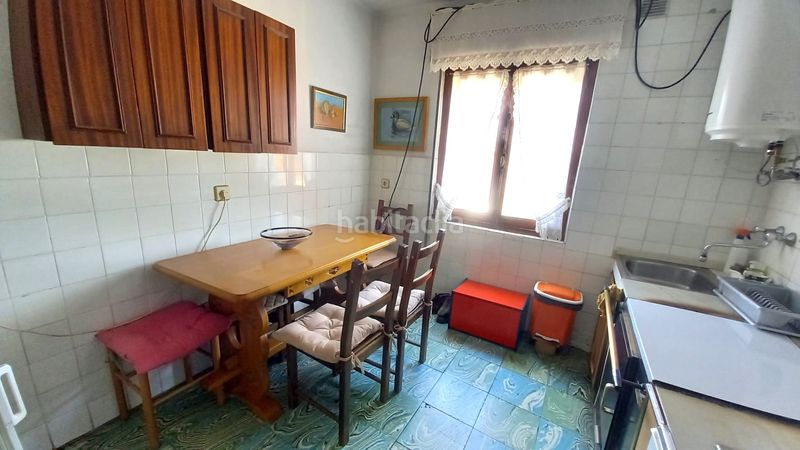 Foto b056db0d-d9ab-488b-abbc-48f331a4af72. Casa amb aparcament a Lada Langreo