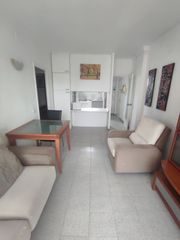 Rent Flat in Fenals. Piso 2 habs. alquiler en fenals todo el año
