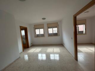 Apartament  De gorina i pujol. Planta baja cantonera seminueva en eixample