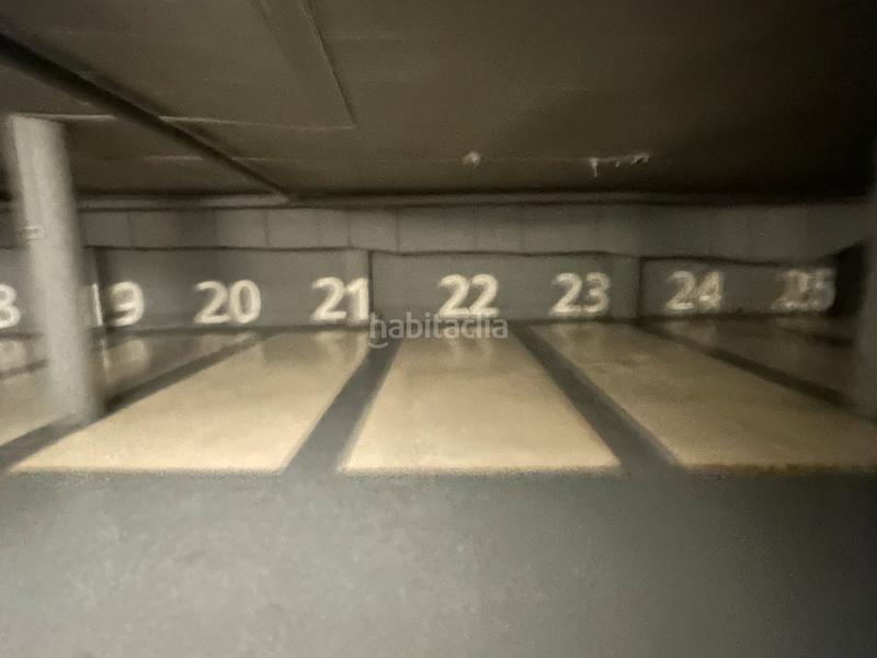 Foto d38bb921-e679-4e58-99f7-782fd514624e. Aparcament cotxe a de turull a Centre Sabadell