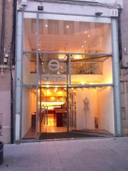 Casa adosada  De sant quirze. Casa amb local  en primera linea comercial