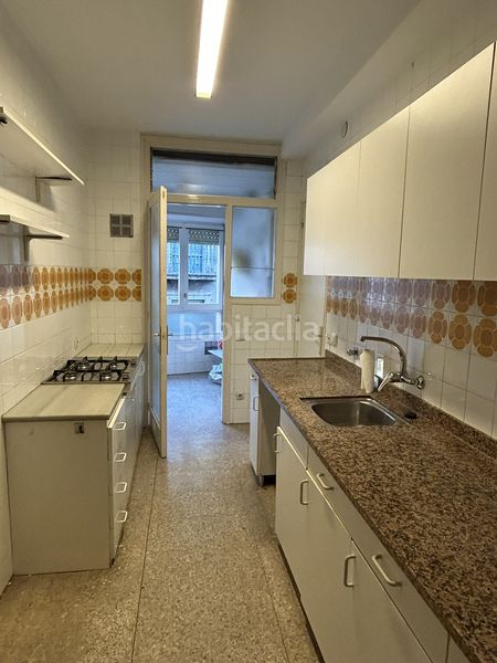 Foto f3a420b7-a924-49de-9bec-5ea7746a98c1. Rent flat with heating in Centre Sabadell