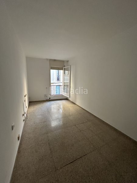Foto fd28929e-e1d2-4fc8-b556-9ca3c943a36f. Rent flat with heating in Centre Sabadell