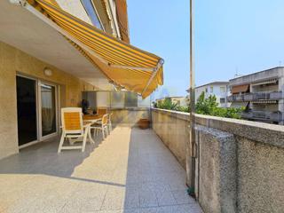 Pis a Maritim. Venta de piso esquinero con terraza de 40m en zona marítim de cu
