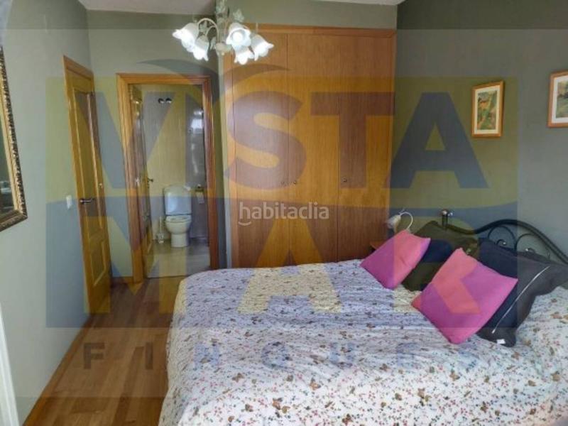 Foto 389b917a-edef-49bb-9442-a88efef978e4. Piso planta baja frente al mar con jardín y terraza propios, zona salines en Cubelles
