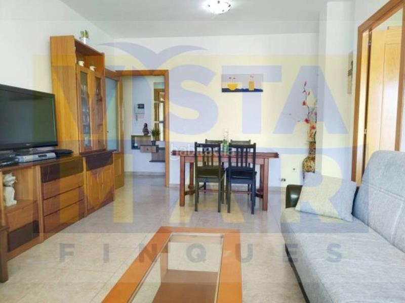 Foto b1ffd273-3645-4fee-ae99-b84a21425472. Piso planta baja frente al mar con jardín y terraza propios, zona salines en Cubelles