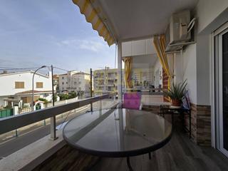 Appartement à Maritim. Venta de piso reformado 2  línea de playa, zona marítim