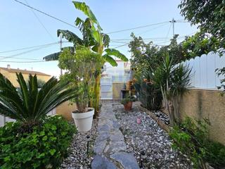 Pis a Segur de Calafell Nucli Urbà. Venta planta baja en calafell con jardín de 200m