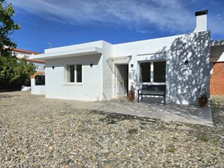 Maison à Les Salines-Pla de Sant Pere. Venta de casa unifamiliar en cubelles