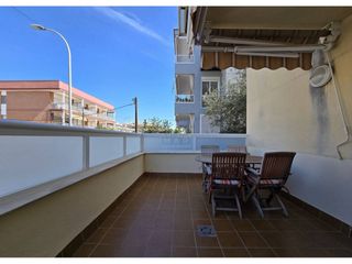 Flat in Maritim. Planta baja esquinera con gran terraza, zona marítim de cubelles