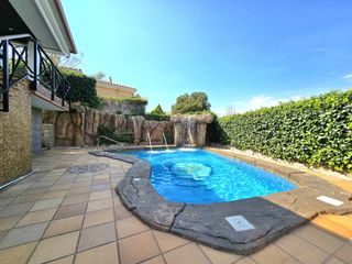 Chalet in Mas d´En Serra - Els Cards. Casa unifamiliar esquinera zona els cards sant pere ribessitges