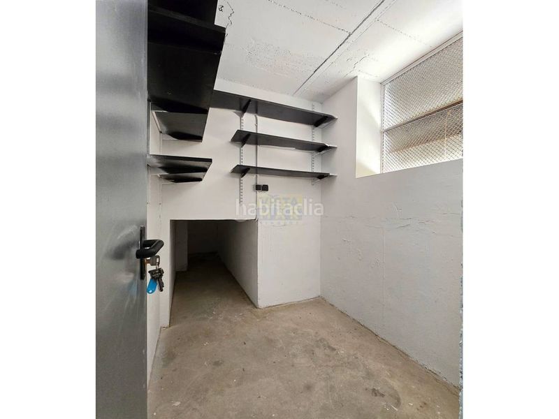 Foto f365add6-92f3-4d86-8fb8-10b38624dbf8. Aparcament cotxe a Maritim Cubelles