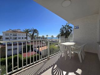 Flat in Maritim. Piso en segunda línea de playa con vistas al mar en zona marítim
