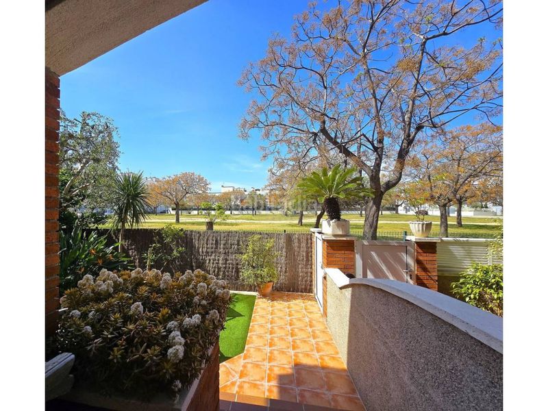 Foto 4e4e12af-c36e-4790-9180-3e1c384a62e1. Casa adossada amb calefacció aparcament piscina a Cubelles