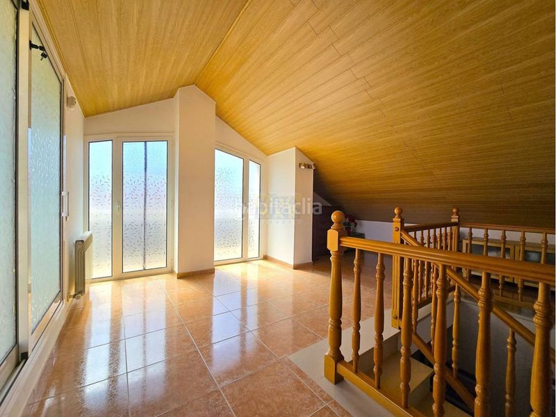 Foto 57cd4d01-ba2b-4b72-9c87-7bf635d7d002. Casa adossada amb calefacció aparcament piscina a Cubelles