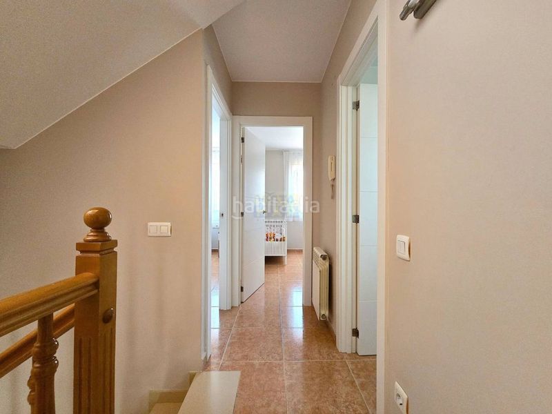 Foto a6ae84d1-89d5-43c4-8824-8e59874d24c8. Casa adossada amb calefacció aparcament piscina a Cubelles