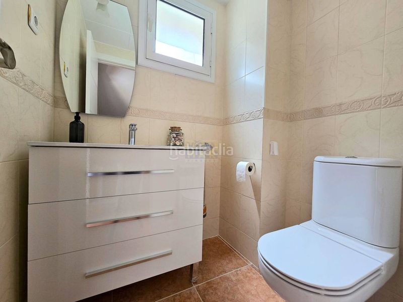 Foto b247d788-b4b2-4d88-8eb5-771b68f23b91. Casa adossada amb calefacció aparcament piscina a Cubelles