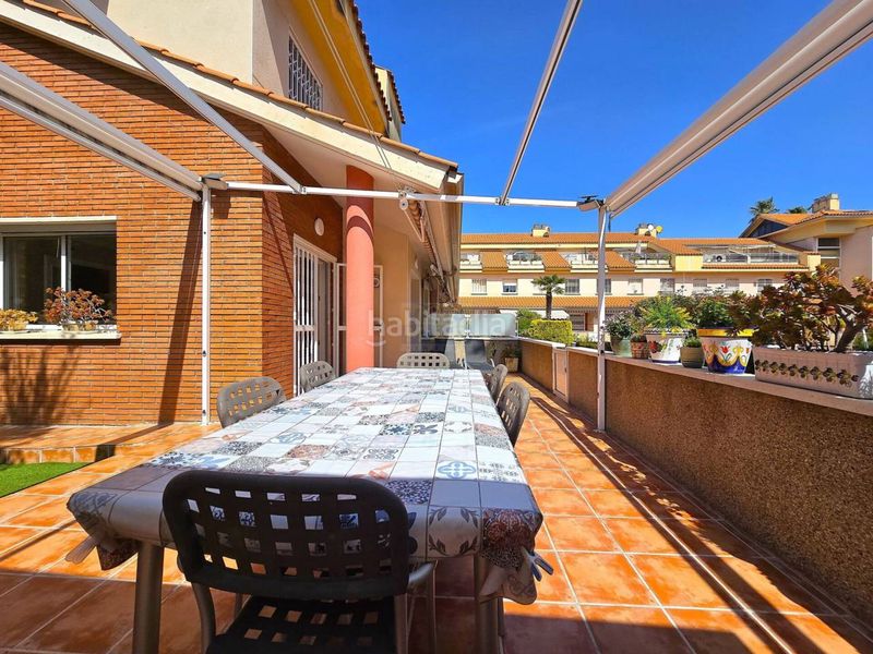 Foto d7979c5d-b2d0-424e-99a6-d84740612503. Casa adossada amb calefacció aparcament piscina a Cubelles