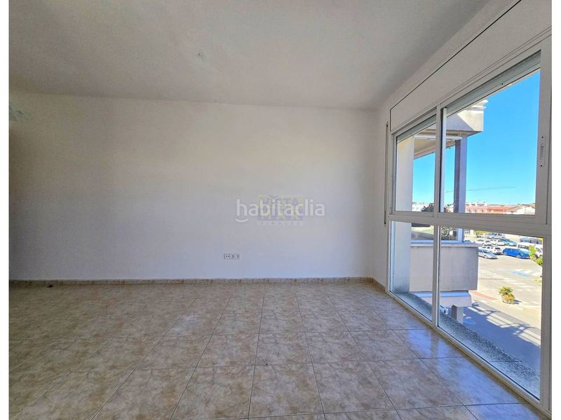 Foto 252bc343-875b-4139-866c-f83a7a0afe57. Pis amb aparcament piscina a Maritim Cubelles