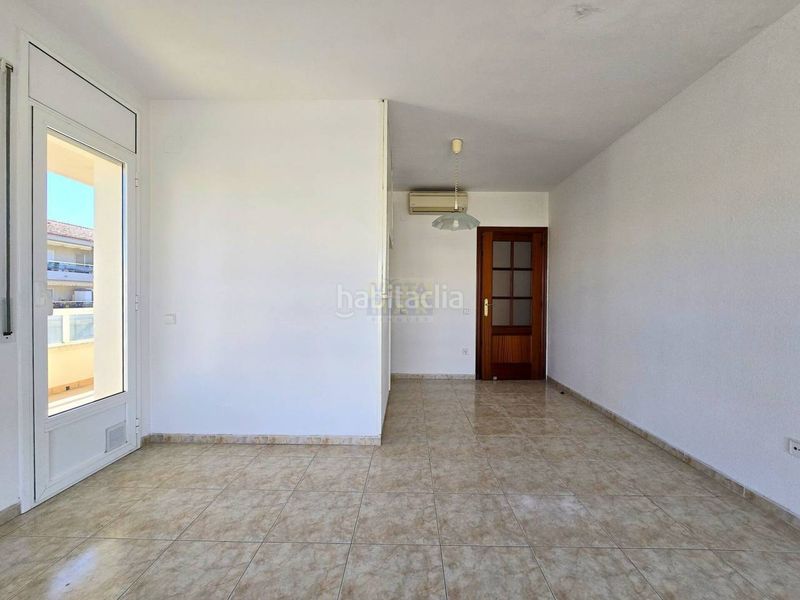 Foto 6b504b58-4527-4b4d-8d33-4d0ed1639875. Pis amb aparcament piscina a Maritim Cubelles