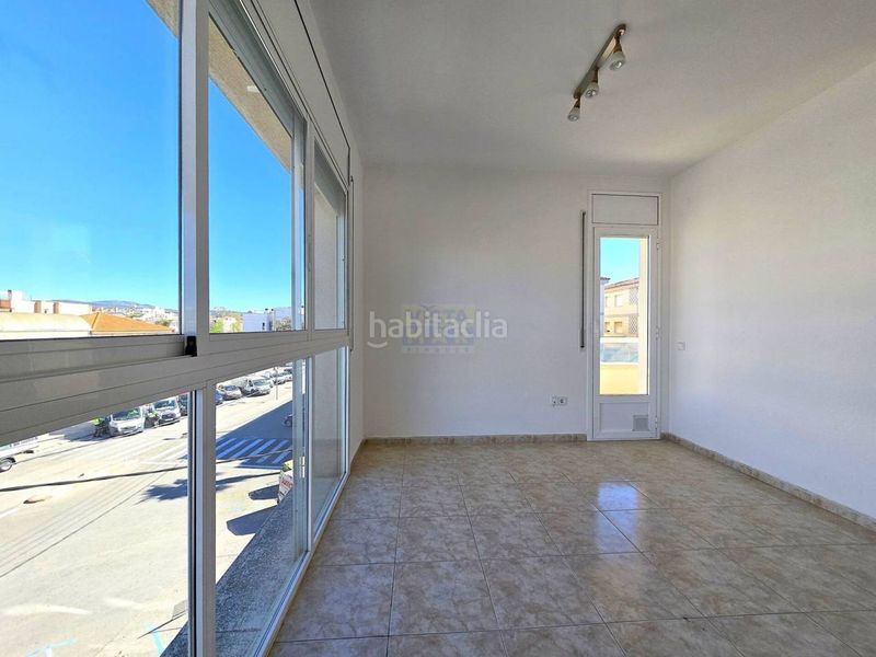 Foto 814a152c-106e-4719-83cd-bb861f8b7c2a. Pis amb aparcament piscina a Maritim Cubelles