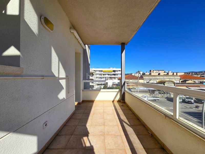 Foto b6e3ae4b-feae-4f54-806e-aa068d28b23f. Pis amb aparcament piscina a Maritim Cubelles