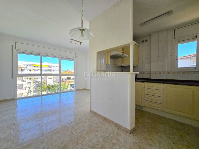 Foto c6b472aa-20ab-48f6-abcc-e47258451efa. Pis amb aparcament piscina a Maritim Cubelles