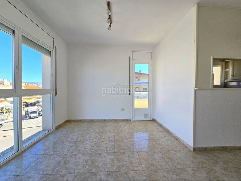 Foto f3ad80b9-4aa1-4ad2-9f99-b77adce73d3e. Pis amb aparcament piscina a Maritim Cubelles