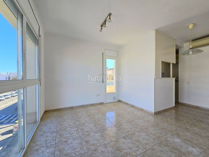 Foto faea1cb9-7de9-47d1-b5d0-2eb41f530a00. Pis amb aparcament piscina a Maritim Cubelles