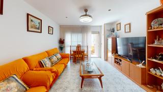 Appartement  Calle poeta salvador sellés. Mira esta preciosa planta baja con plaza de aparcamiento en la z