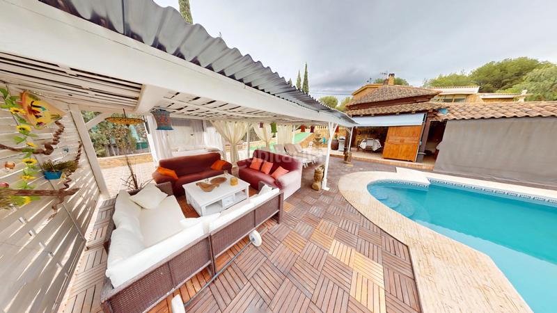 Foto 82c418fc-7784-48eb-9d17-1d08120ad58b. Chalet ?? chalet reformado con vistas al maigmó, piscina y zona chill-out en finca terol () en Tibi