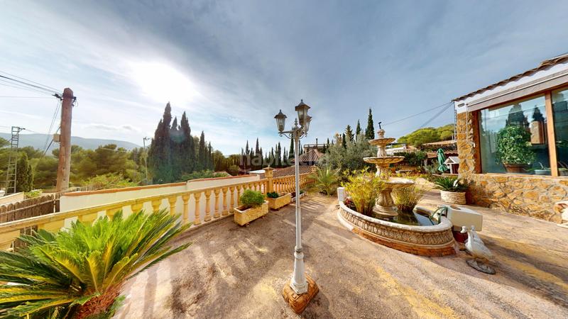 Foto a31e6131-f8b3-45b5-987f-57e1a32fbe04. Chalet ?? chalet reformado con vistas al maigmó, piscina y zona chill-out en finca terol () en Tibi