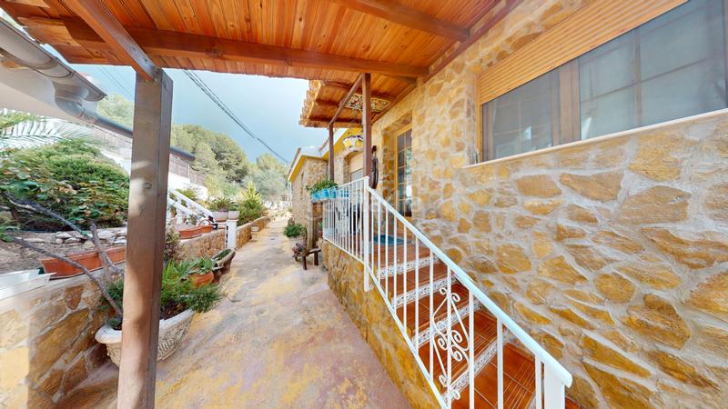 Foto b6a4adbd-6149-451c-a061-f46eb94b194b. Chalet ?? chalet reformado con vistas al maigmó, piscina y zona chill-out en finca terol () en Tibi