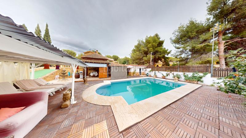 Foto bceb51e9-6ff6-4743-945d-ef361bbb1516. Chalet ?? chalet reformado con vistas al maigmó, piscina y zona chill-out en finca terol () en Tibi