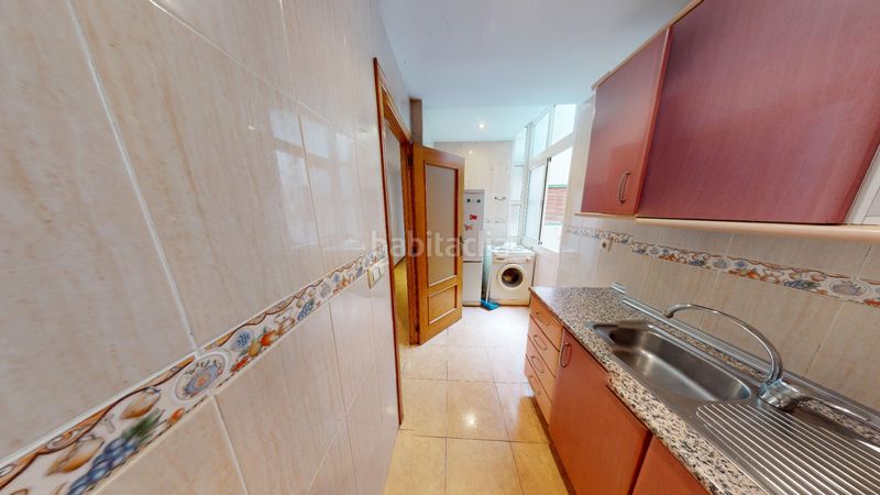 Foto be06ccfc-8567-4b24-bb53-b054ef2a65e4. Pis a Mercado Alicante